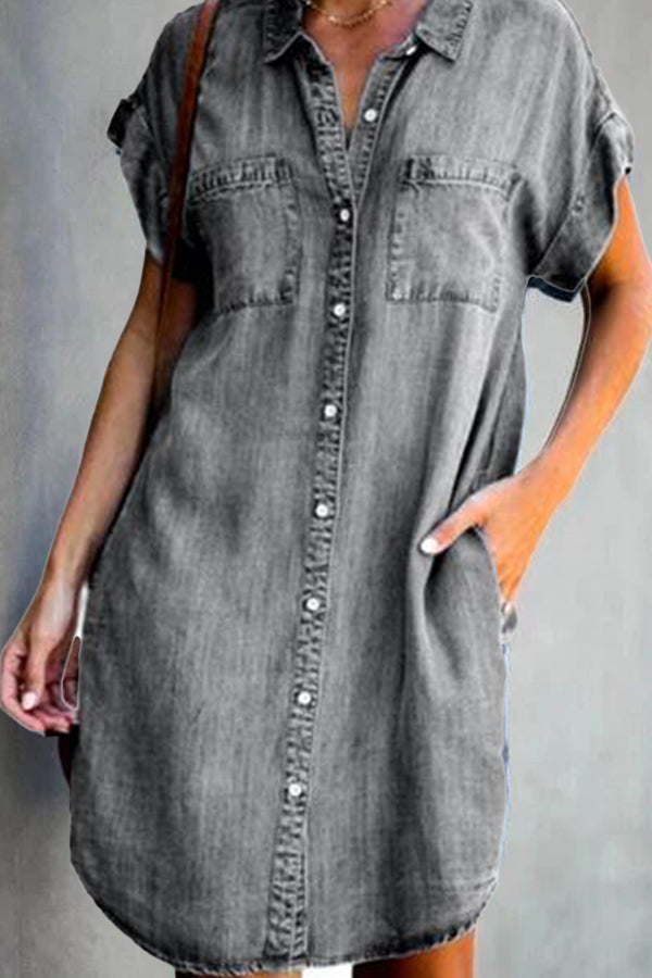 Vestido midi de mezclilla ajustado de manga corta