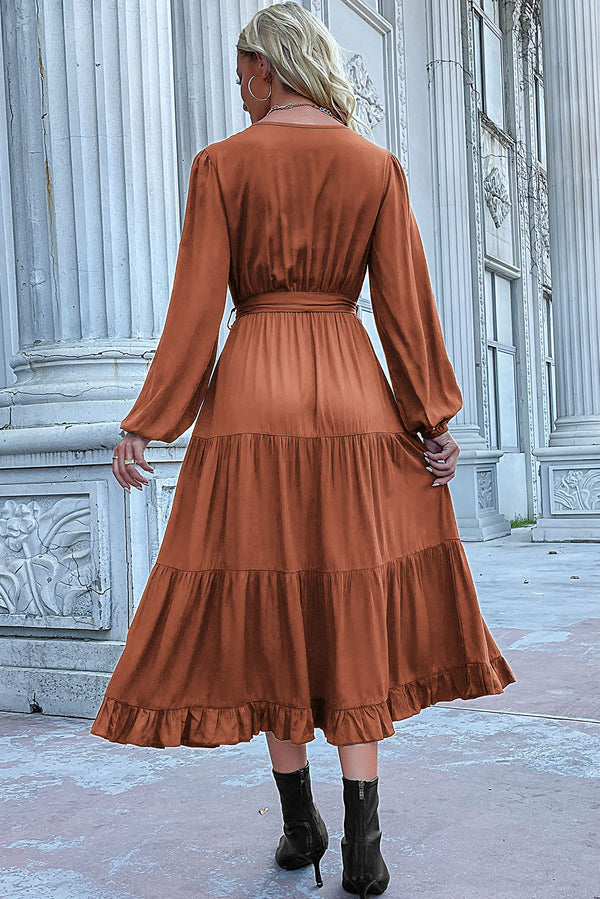 Vestido plisado con dobladillo con volantes y mangas farol con nudo canela
