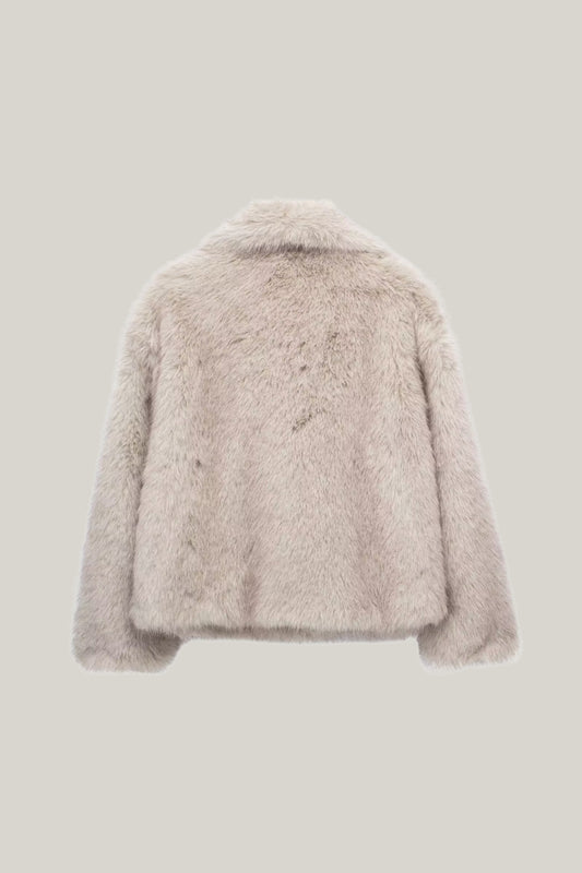 Chaqueta de piel sintética con solapa grande