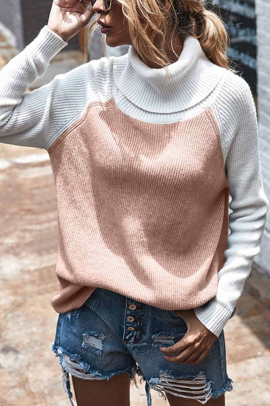 Suéter liso de cuello alto en contraste