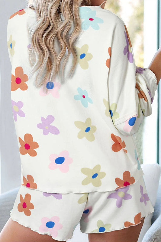 Conjunto de ropa de estar por casa con top henley con estampado floral blanco y pantalones cortos con cordón ajustable