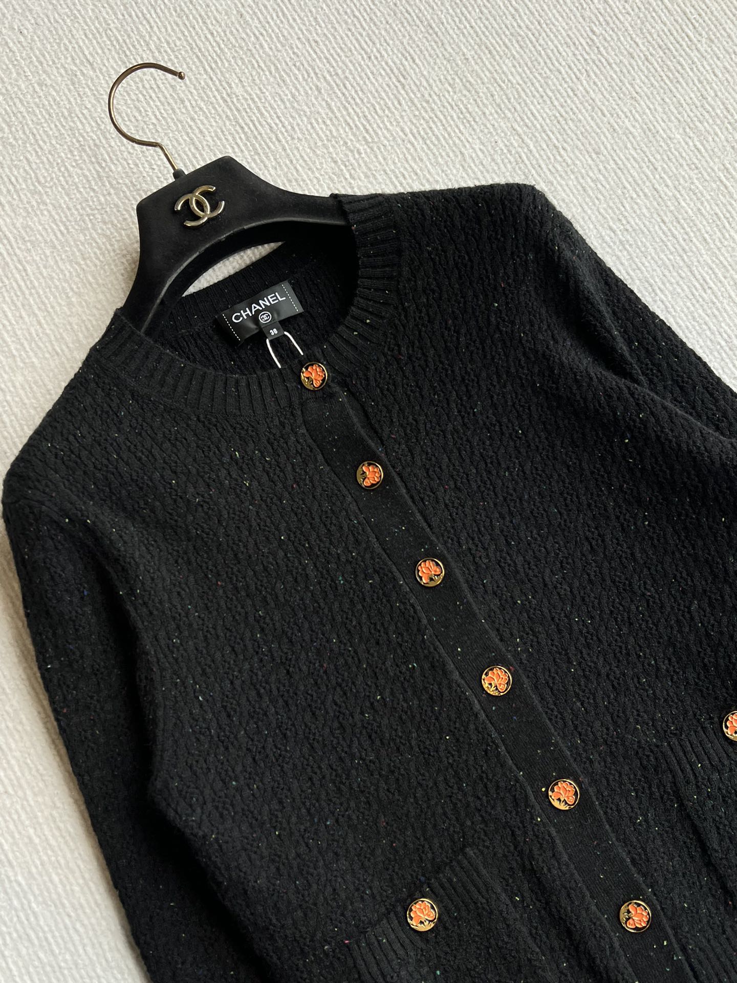 CC 25A Classic Round Neck Floral Wool Cardigan In Black 275516