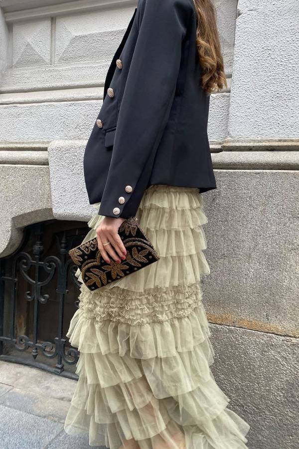Falda larga de tul con cintura elástica y capas City Empress