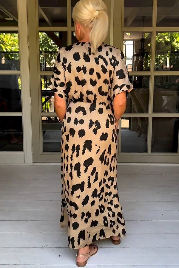 Vestido largo con cuello en V y estampado de leopardo salvaje