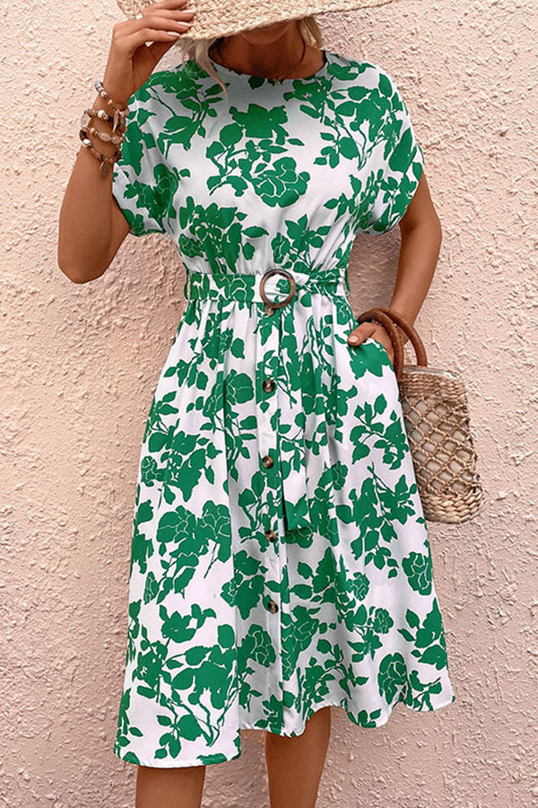 Vestido con cinturón de cintura alta y hojas verdes