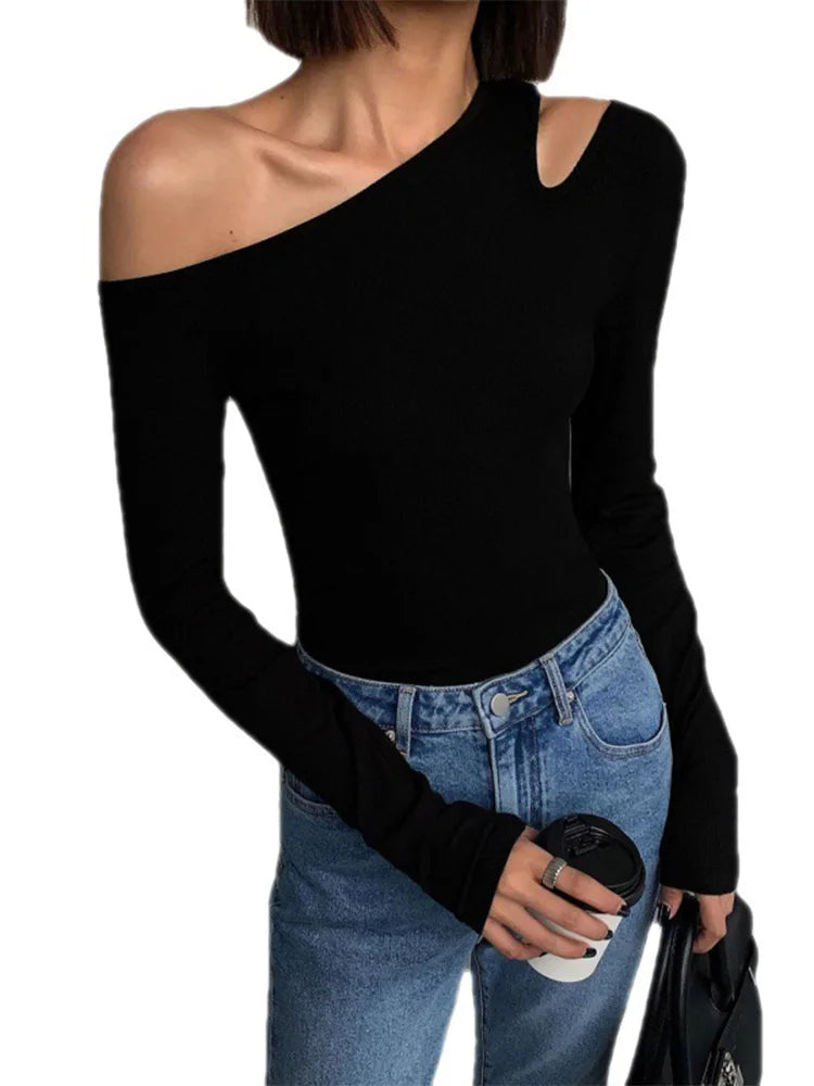 Camisetas de manga larga con cuello al bies y hombros descubiertos para mujer, primavera 2025, nuevas, lisas, ajustadas, cortas, sexis, con aberturas.