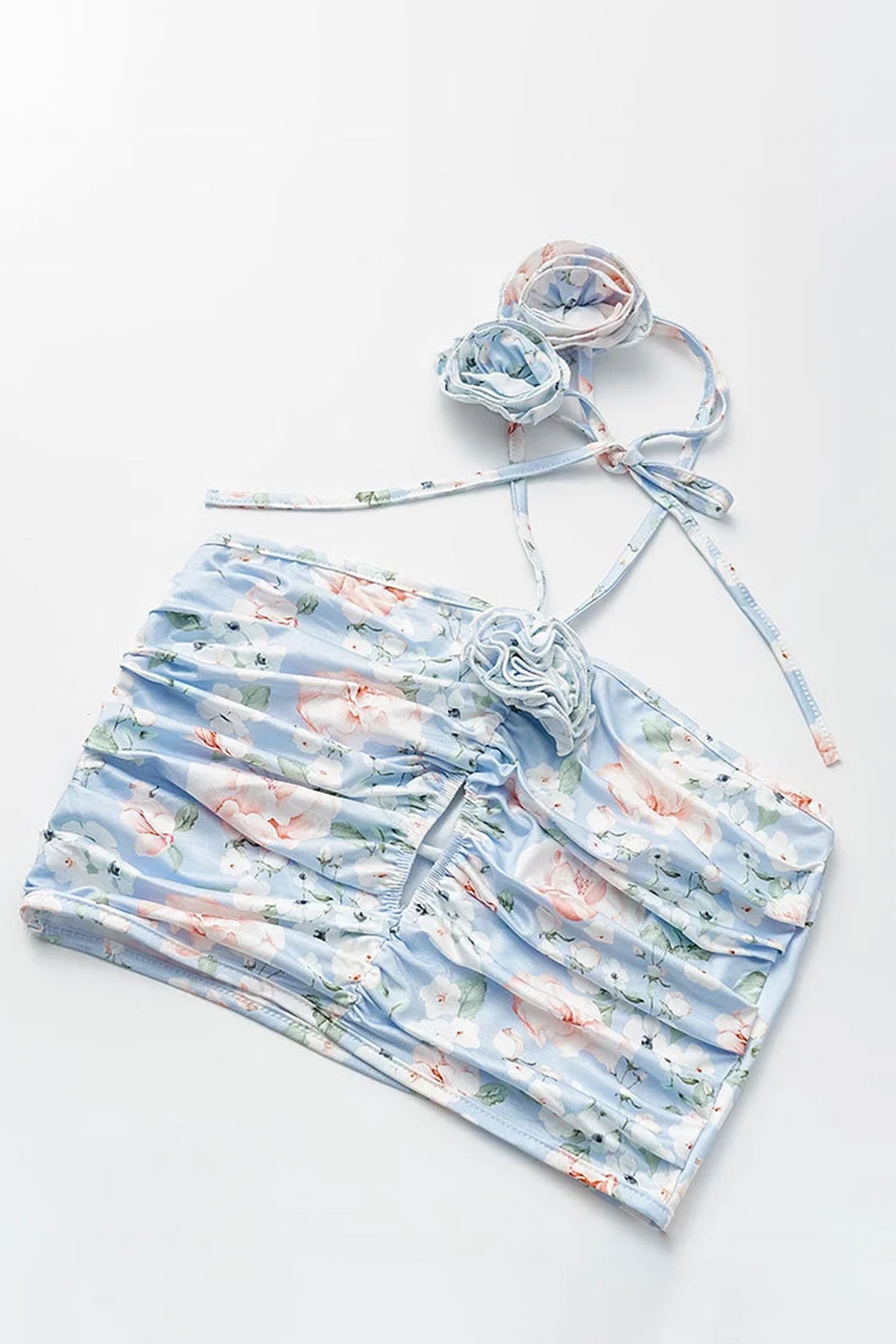 Top floral con cuello halter y espalda descubierta