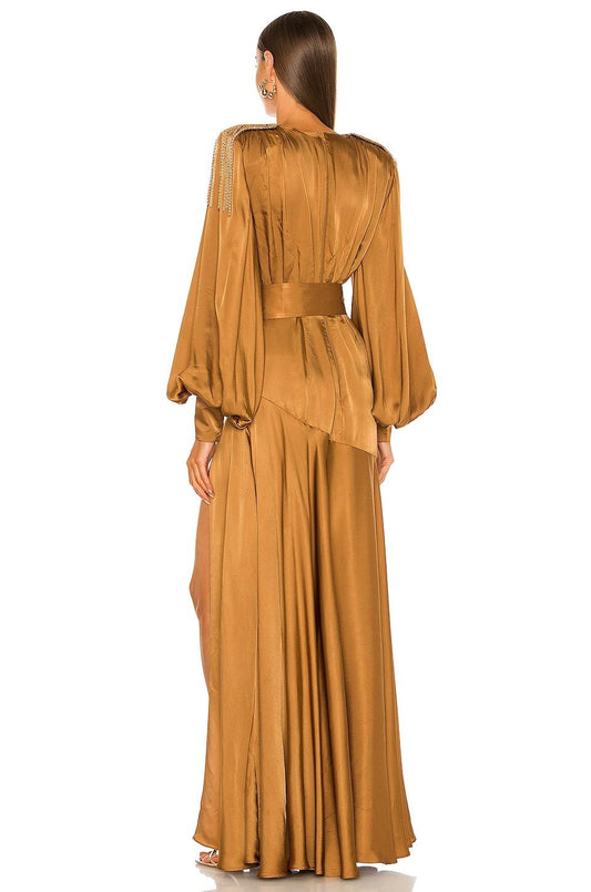 Vestido largo amarillo con abertura y cuello en V y mangas farol