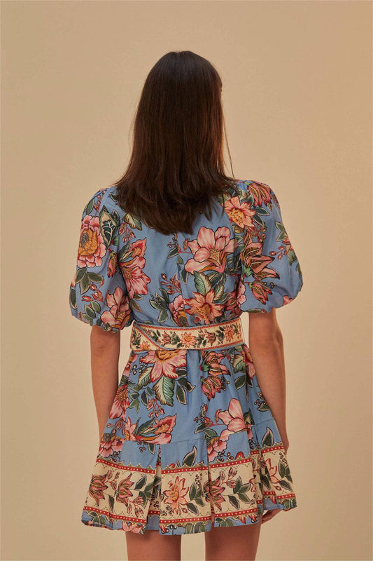 Minivestido floral con mangas abullonadas y cinturón