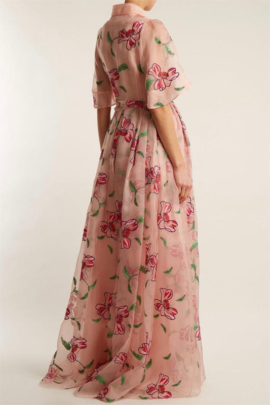 Vestido midi floral de manga corta con parte inferior