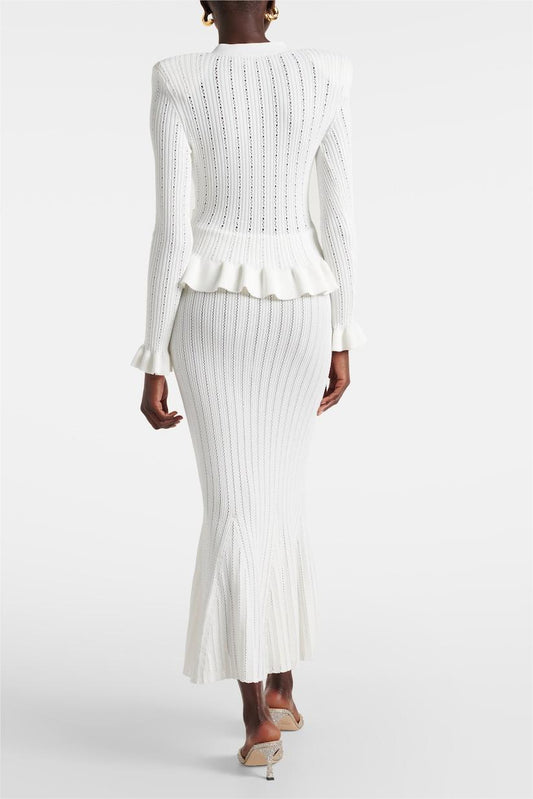 Conjunto de vestido midi de punto con cintura alta y parte superior con botones de metal sólido
