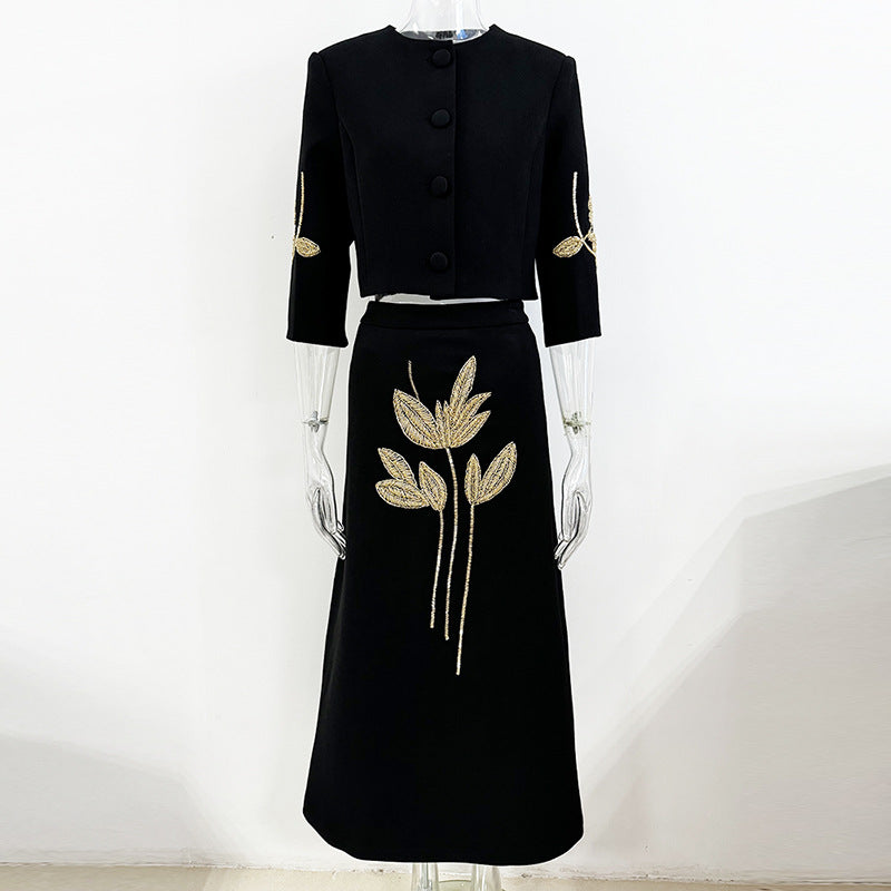 Conjunto de chaqueta, abrigo y falda de longitud media con mangas tres cuartos y cuentas de la industria pesada con estampado floral