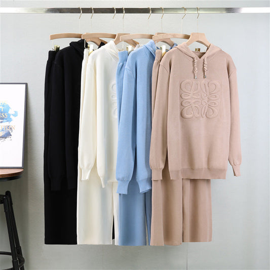 Traje informal occidental ruso con capucha y hilo con núcleo, suéter de pierna ancha y pantalones de punto de dos piezas
