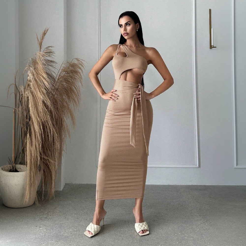 Vestido sexy de primavera y verano para mujer, estilo socialité, con cuello diagonal, sin tirantes y cintura alta.