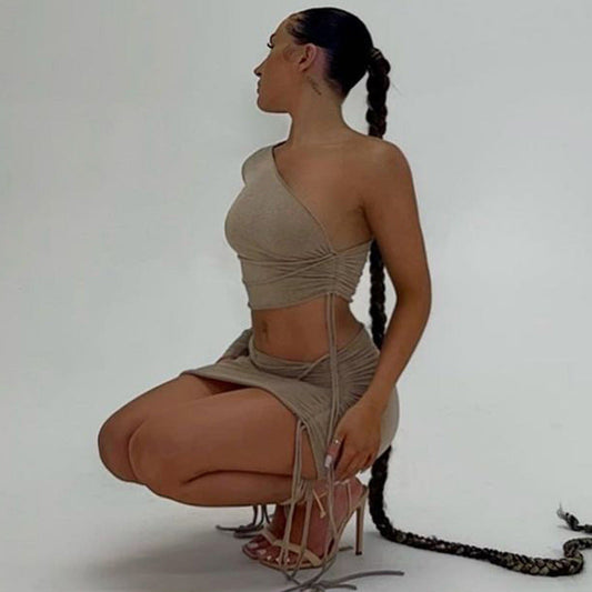 Conjunto de vestido con top corto de un hombro y cordón lateral ajustado para mujer