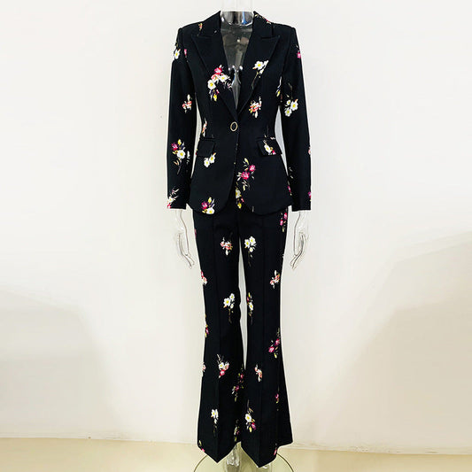 Traje elegante con estampado de estrellas y pantalones acampanados de dos piezas