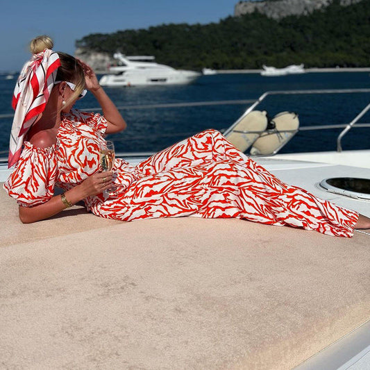 Conjunto de dos piezas con estampado de parte superior e inferior de manga corta con hombros descubiertos para mujer para primavera y verano
