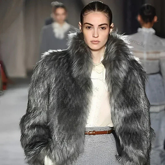 Abrigo de piel sintética esponjosa de marca de lujo para mujer, chaqueta corta con cuello alto de piel de zorro de lujo, abrigo de calle de invierno