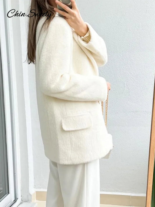 Blazer de mohair blanco para mujer, chaqueta gruesa y cálida de manga larga con solapa holgada y botonadura sencilla, ropa de calle para oficina, 2025