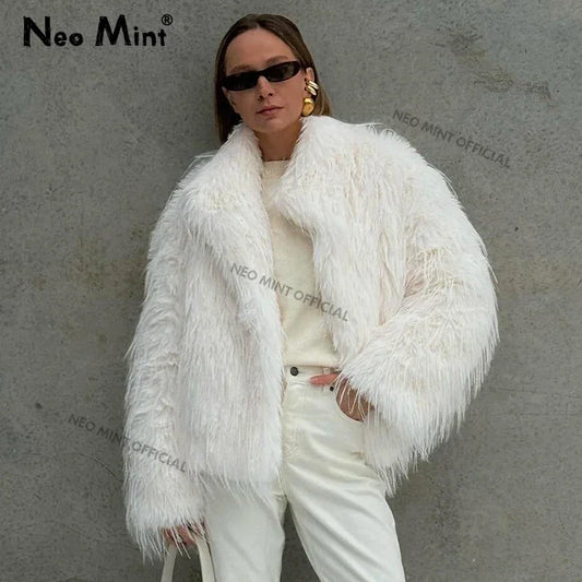 Abrigo de piel sintética esponjoso de invierno para mujer, chaqueta de piel de pavo peluda con borlas de marca de lujo, abrigo holgado para uso diario