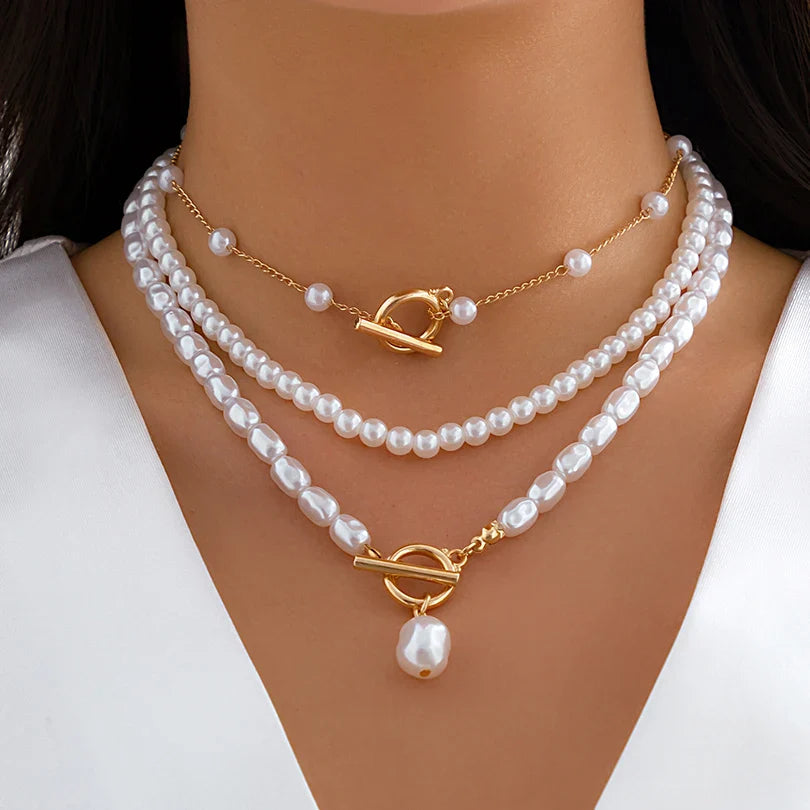 Londyn Pendant Necklace