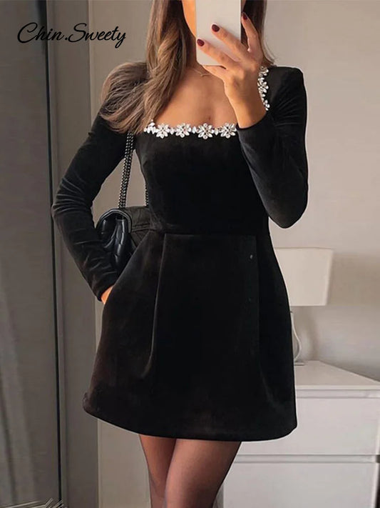 Elegante minivestido de terciopelo con decoración de diamantes de imitación, cuello cuadrado negro, manga larga, cintura alta, corte en A, vestido de fiesta de noche para mujer
