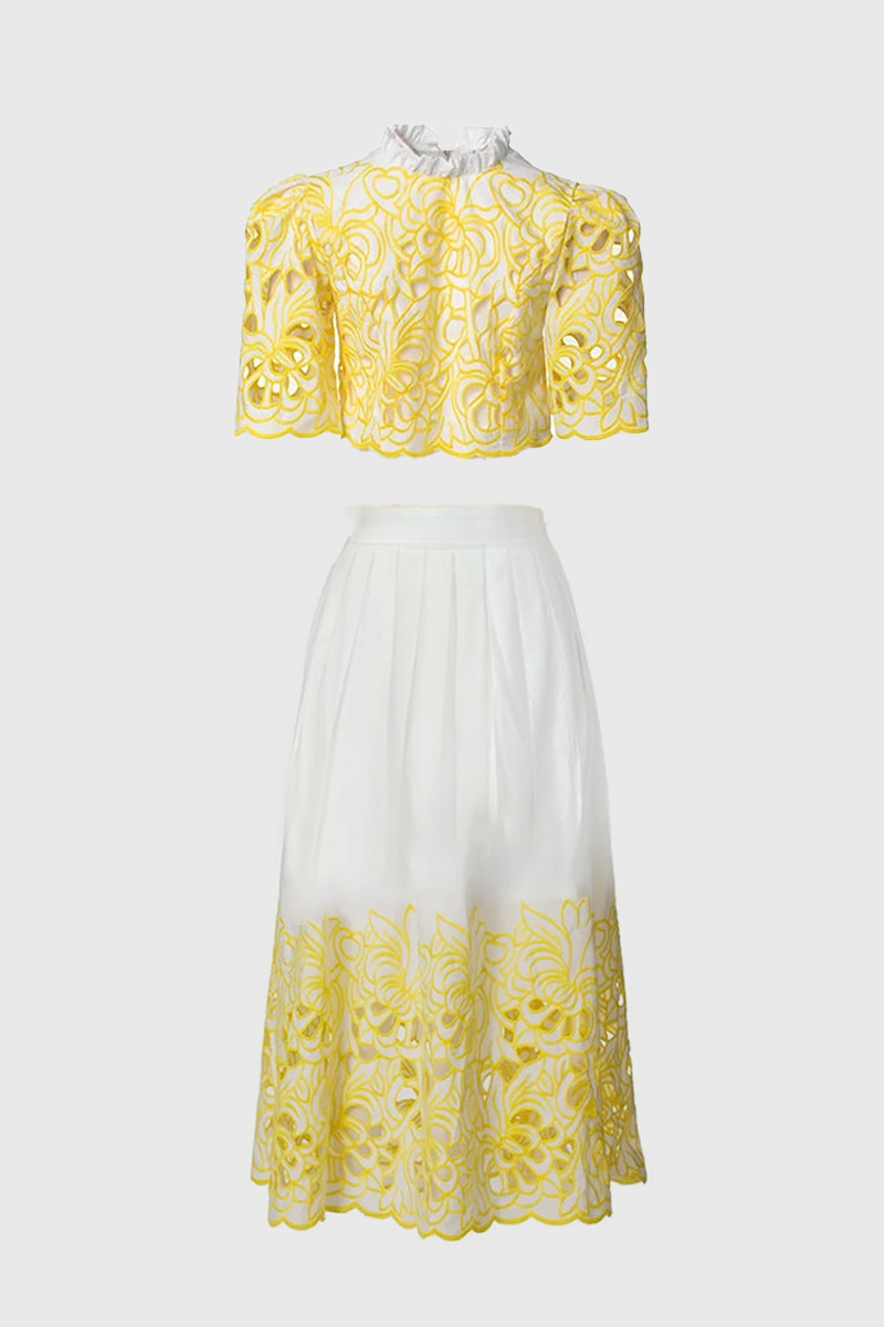 Conjunto de dos piezas con bordado floral Kelly