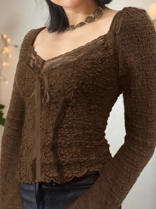 Blusa de manga larga marrón con escote en V y ribete de encaje Hotsweet, con lazo y mangas acampanadas, estilo elegante Y2k para otoño.