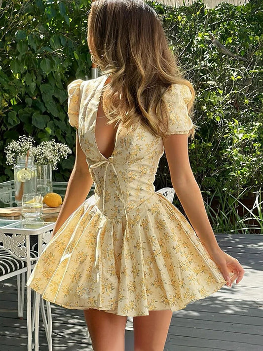 Vestido mini con estampado de flores, escote en V profundo y pliegues para mujer, estilo francés de retazos, manga corta, estilo princesa para fiesta