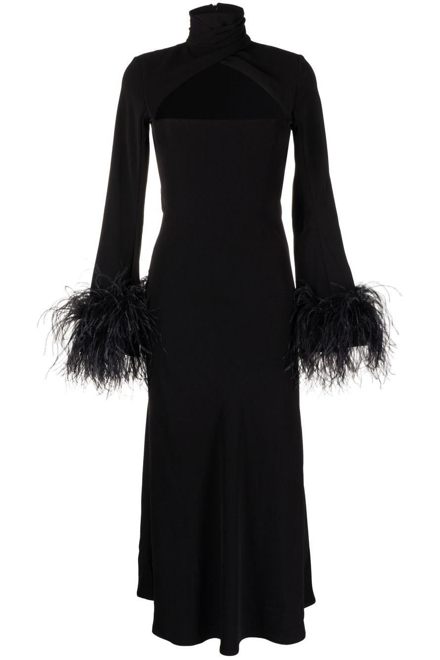Vestido midi de cuello alto con plumas negras