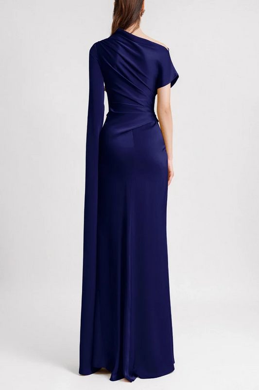 Vestido largo drapeado con escote asimétrico de satén