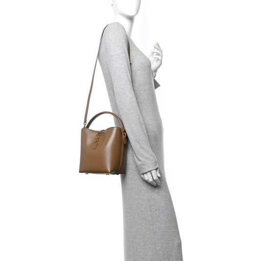Shiny Calfskin Le 37 Small Bucket Bag Dark Cork