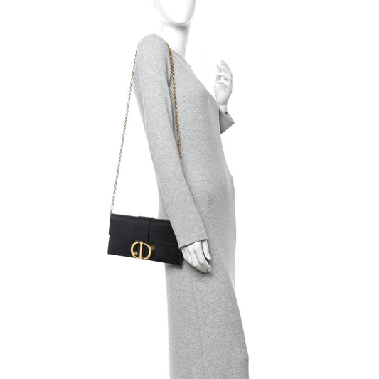 Calfskin 30 Montaigne Chain Pouch Black