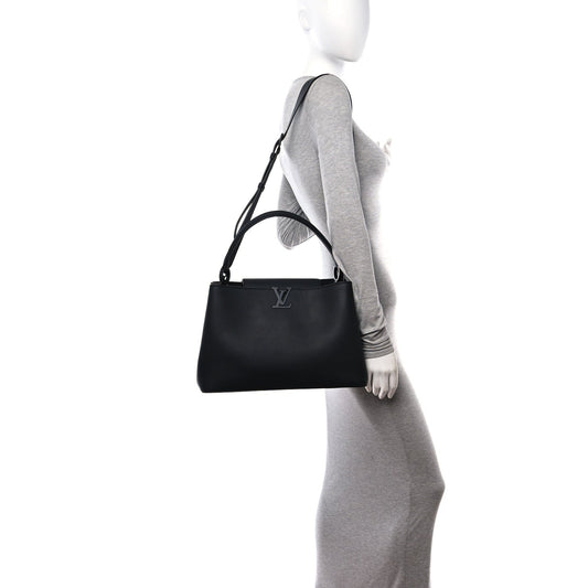 Taurillon Capucines GM Souple Matte Black