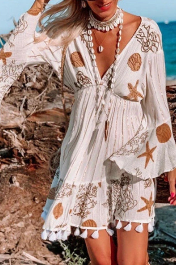 Vestido de escote en V profundo, moderno y encantador.