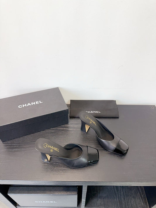 CC 26s Half-Slip Black Patent Leather 596642