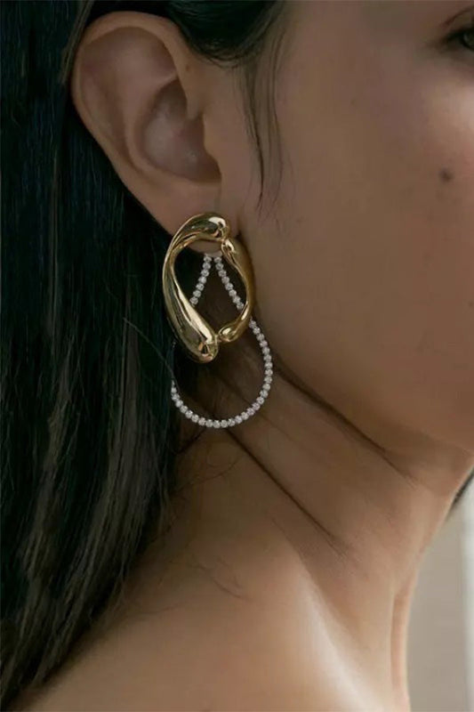 Pendientes de circonita con personalidad irregular y sencillos