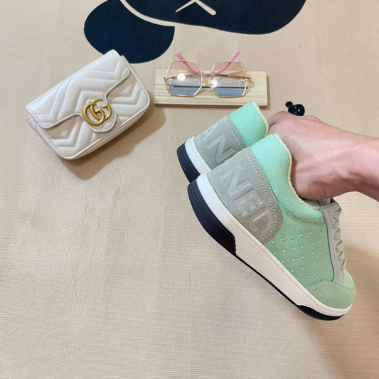 Luxury Sneaker CHL 054