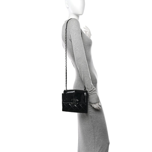 Patent Quilted Hamptons Flap Bag Black