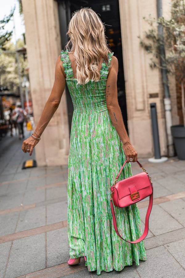 Falda francesa verde sin mangas con tirantes florales