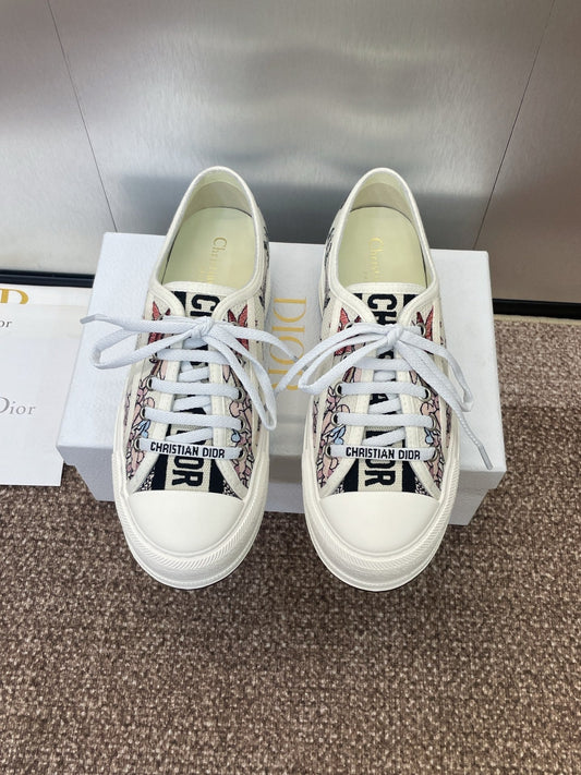 CD Walk'n Dior Oblique White Flower Motif Cowhide Fabric