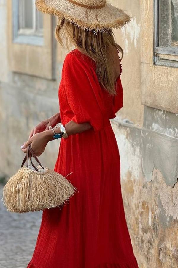 Vestido largo holgado con volantes y cuello en V