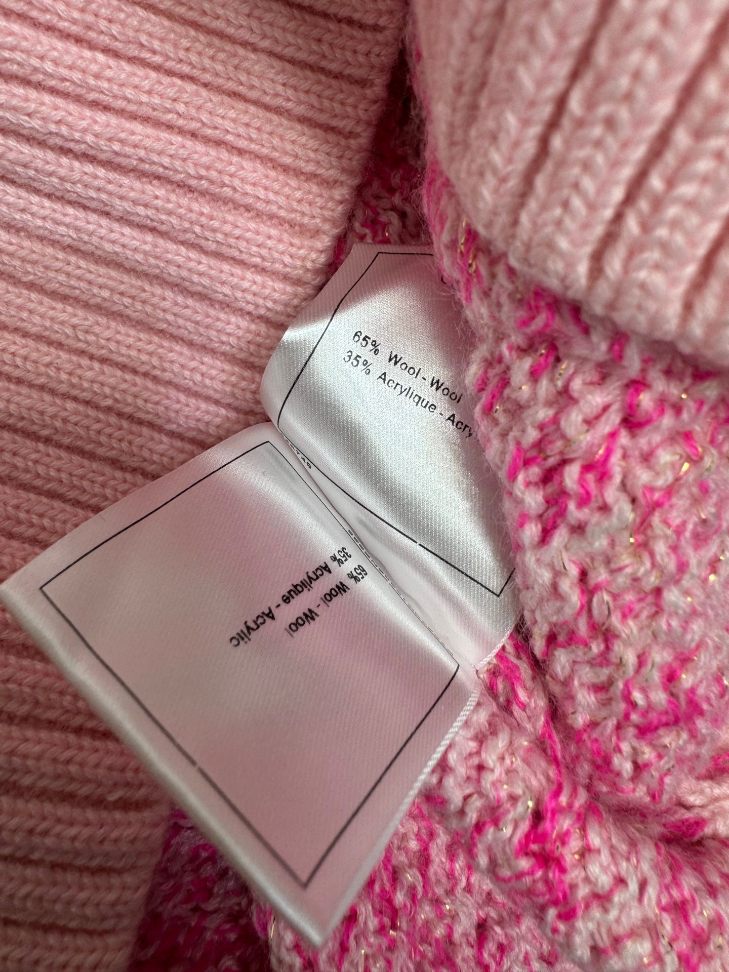 CC 25 Contrast Color V-Neck Cardigan 5 Brooch Pink Wool 305405