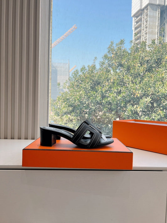 OASIS SANDAL IN BLACK MIX WHITE CALFSKIN