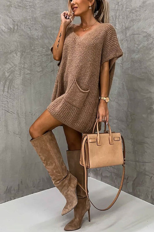 Suéter tipo poncho extragrande con cuello en V, mangas cortas y bolsillos de Margovil