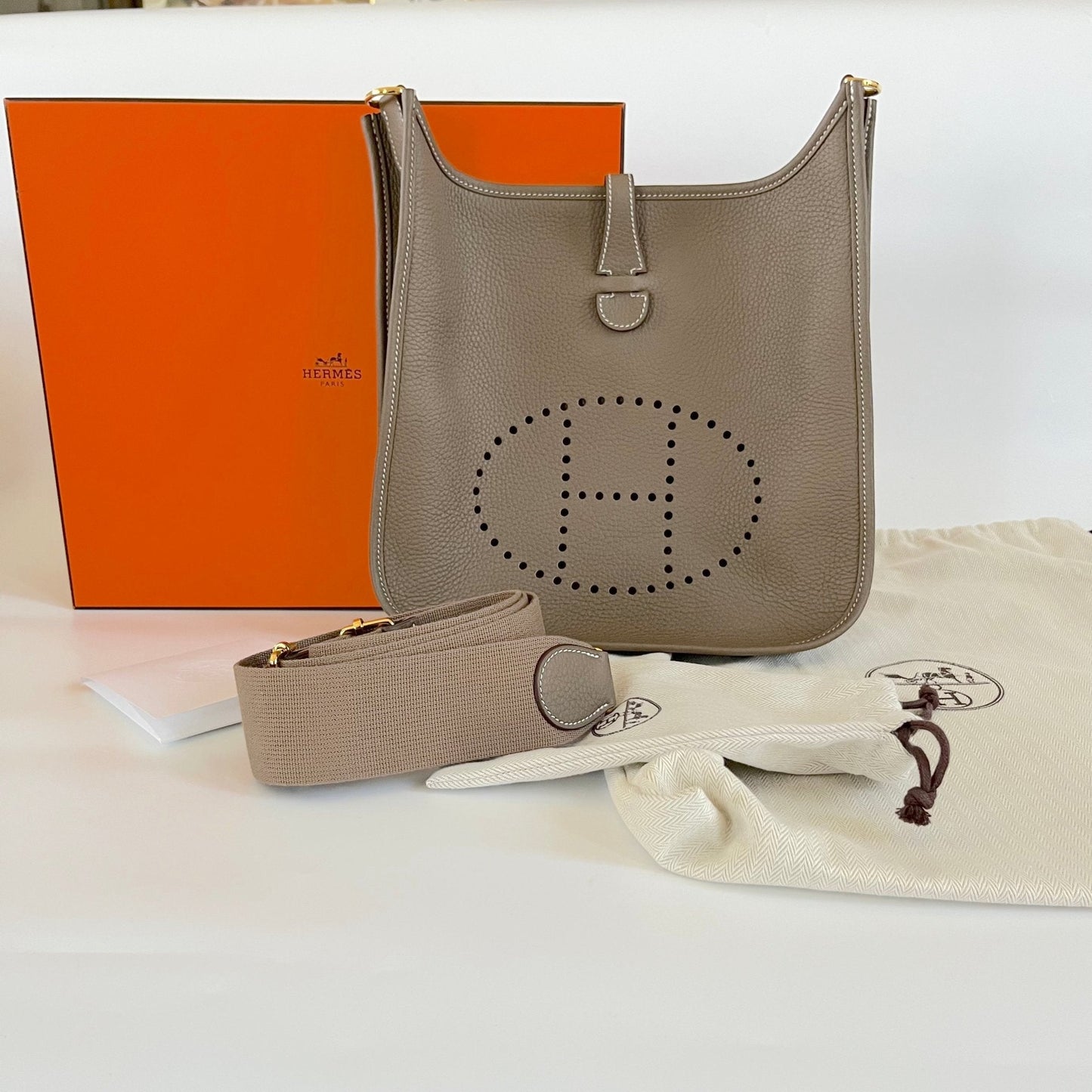 Hermes Evelyn 29 GM Shoulder Bag Etoupe