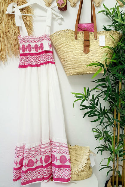 Vestido largo con hombros fruncidos y estampado étnico de Malibu Villa