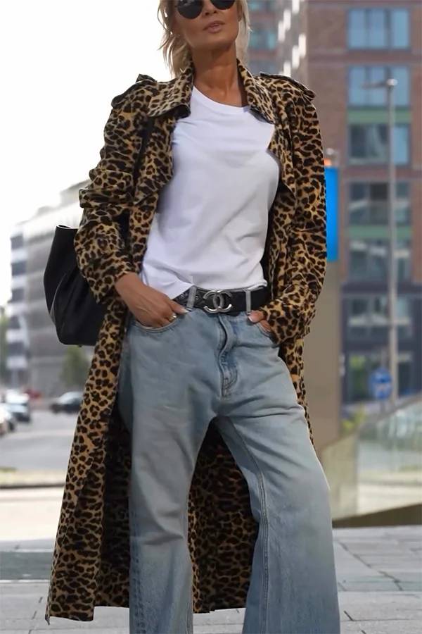 Gabardina holgada midi de manga larga con estampado de leopardo y terciopelo Be Free