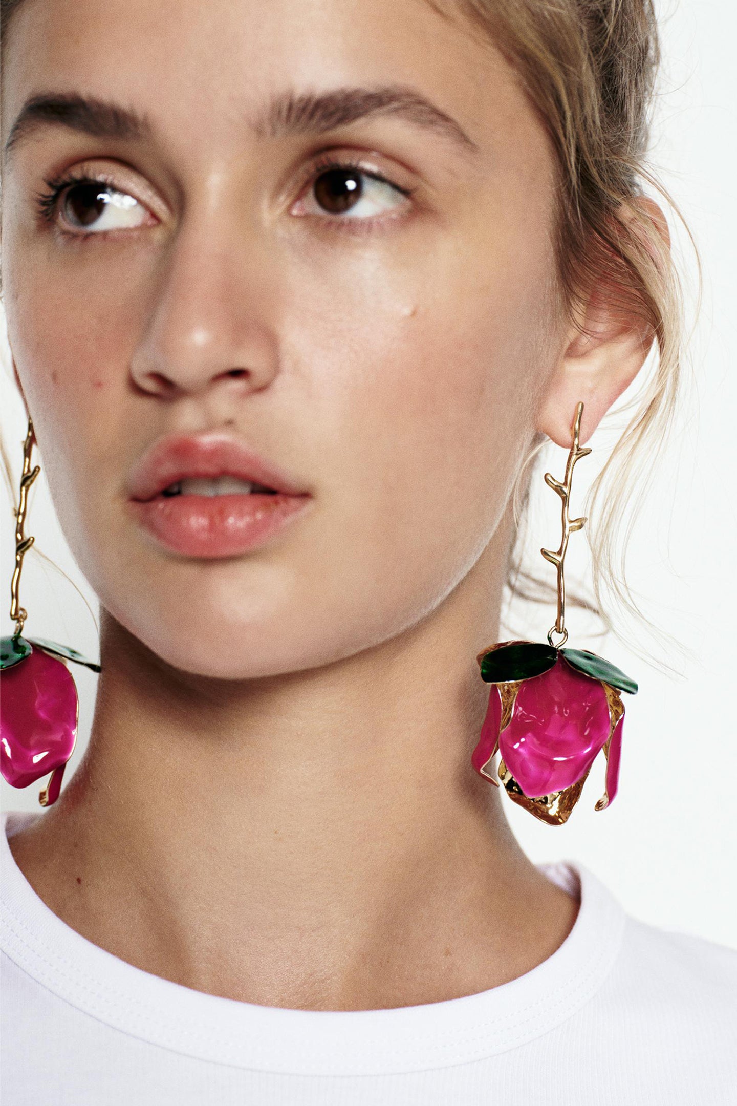 Pendientes colgantes de rosa esmaltada 