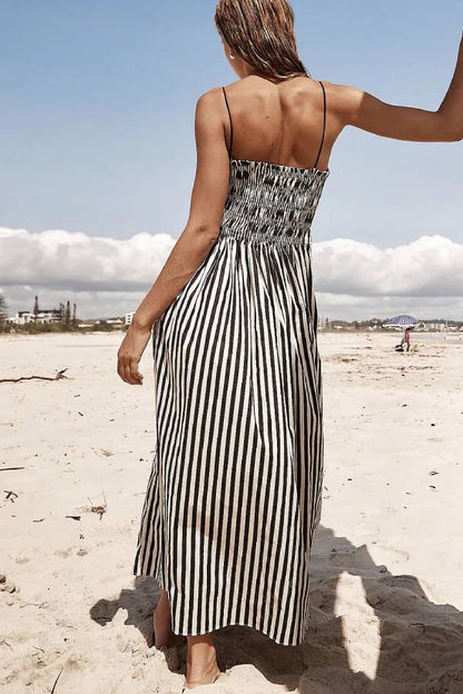 Elegante vestido de rayas de cebra